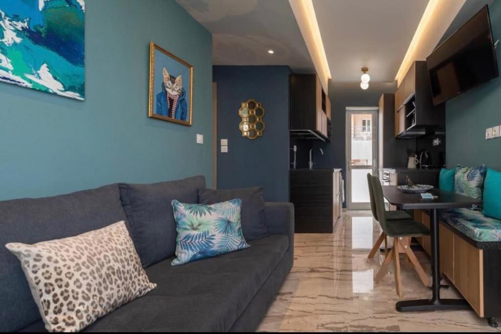 Apartment Artistic In Vibrant Gazi With Large Terrace By Ghh *